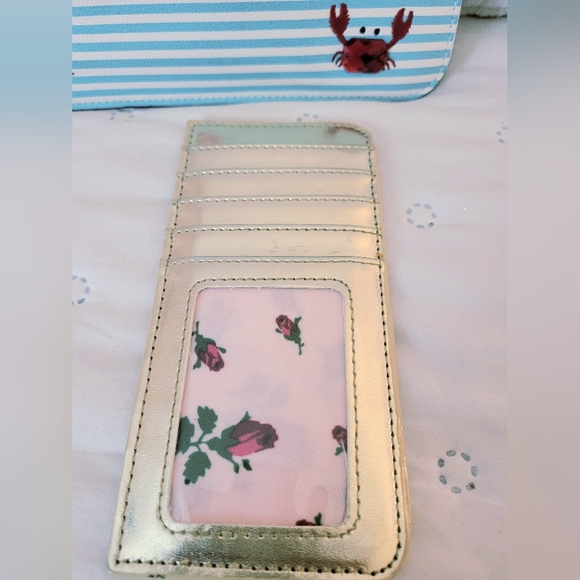 🎉Betsey Johnson Crab Striped Wristlet 🎉 DESIGNER CLEARANCE DEAL - Picture 5 of 13